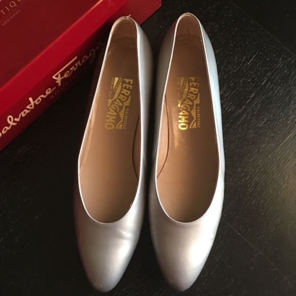 Ferragamo silver shoes - Picture 2 of 8